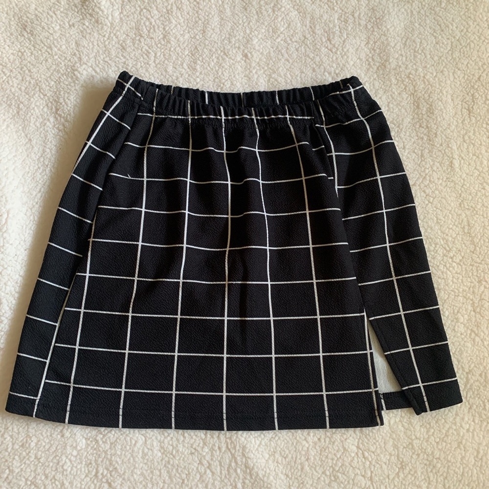 Plaid SHEIN black and white striped mini skirt
